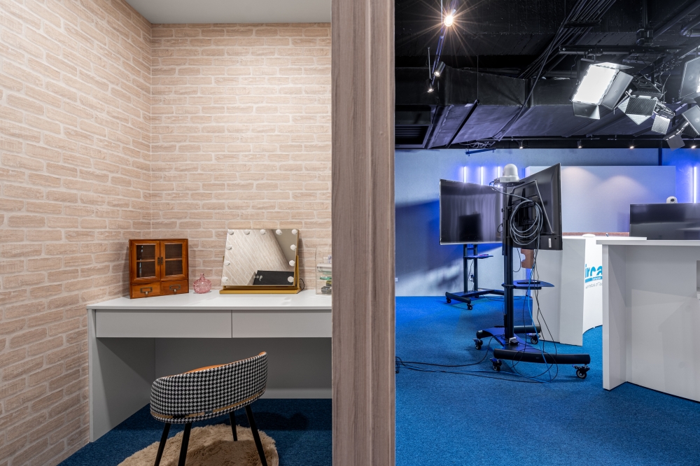 亞洲遠距微創手術中心．醫學影像教學棚