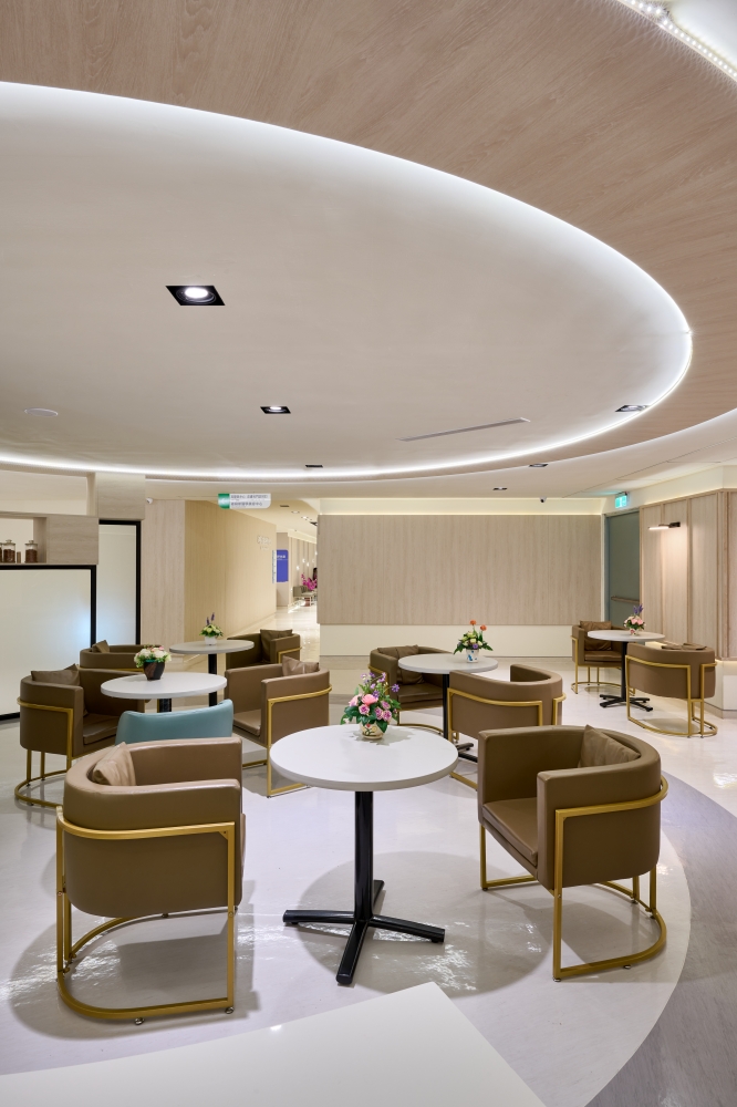 門診公區候診大廳