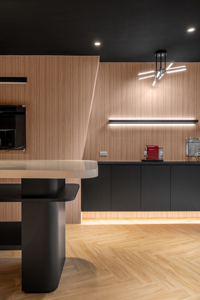 亞洲遠距微創手術中心．醫學影像教學棚