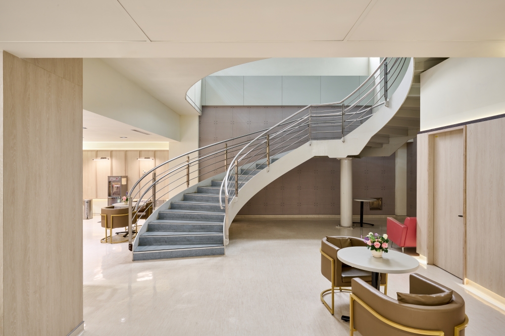 門診公區候診大廳