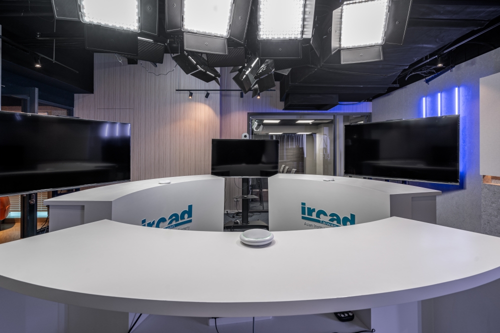 亞洲遠距微創手術中心．醫學影像教學棚